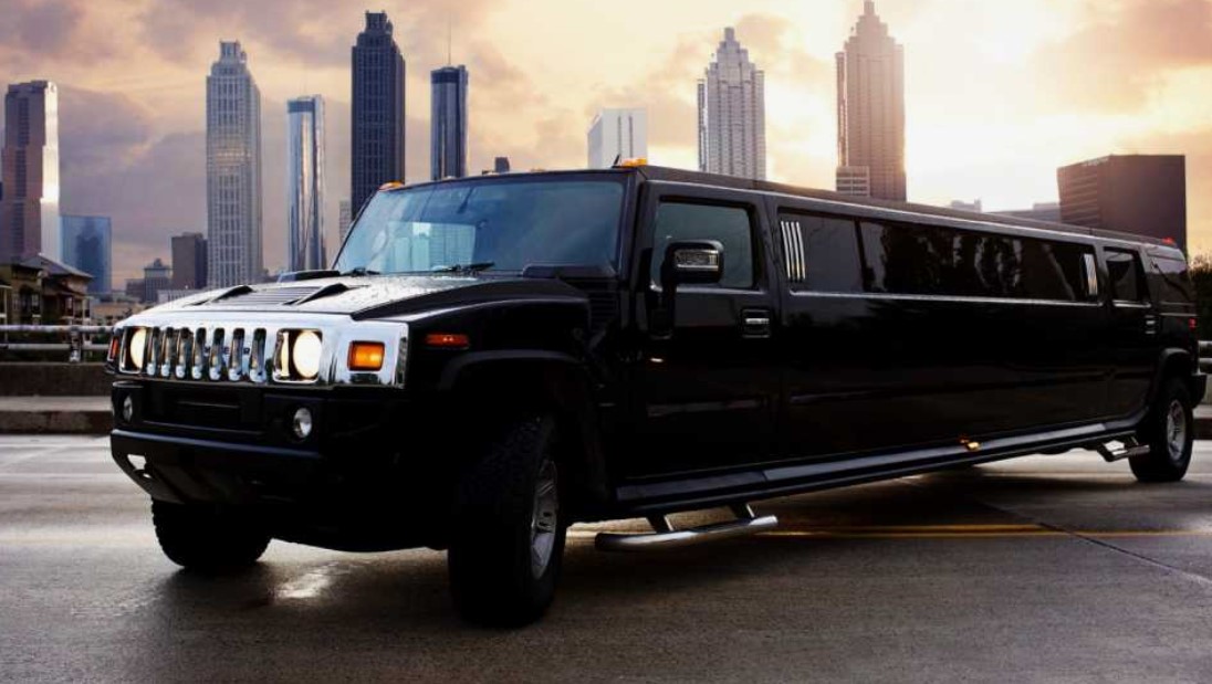 How Limousine Chauffeurs Ensure Safety and Security for High-Profile Clients